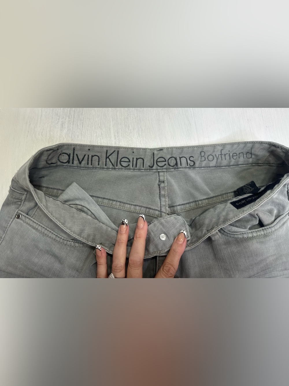 Calvin Klein Jeans Boyfriend Gray Denim Pants Women’s Size 10 Stretch - Picture 9 of 13